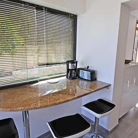 Douceur Du Soir - Duplex 45m2 - Terrasse - Jardinet - Wifi Fibre - A Pied *